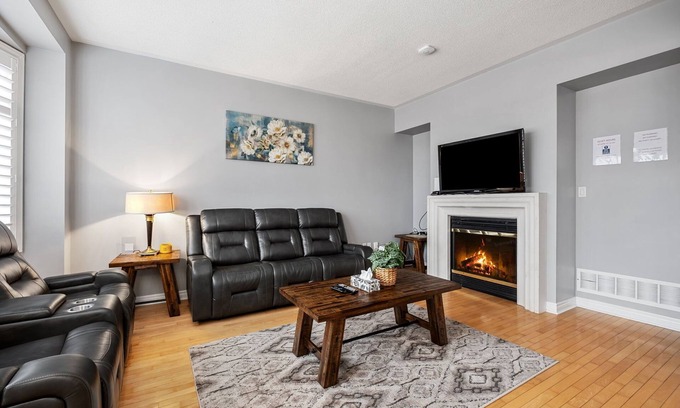 Richmond Hill House | Amazing Spacious house in heart of Richmond hill