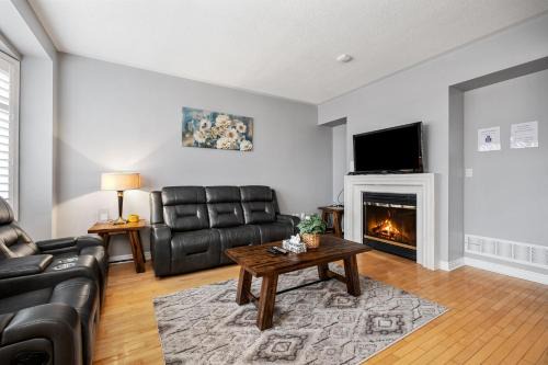 Richmond Hill Apartment | Amazing Spacious house in Center of Richmond hill