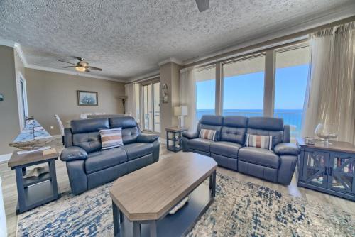 Thomas Drive Apartment | Amazing Tropical Condo with Complimentary Beach Chairs and Umbrellas - Unit 0706