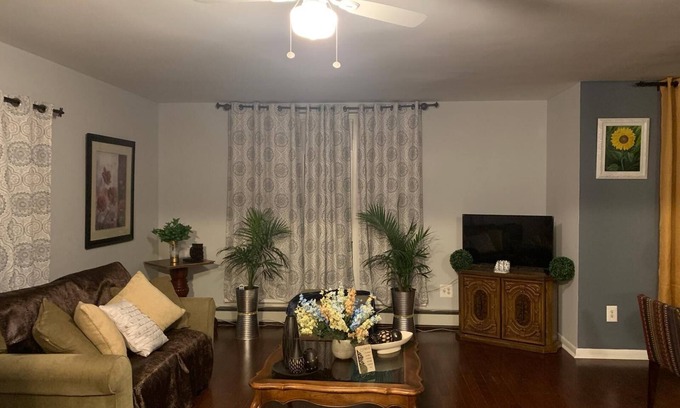 East New York House | Amazing Two bedroom Villa in East Brooklyn