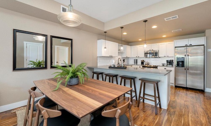 Old Town North House | Amazing Urban Townhome near Breweries and River!