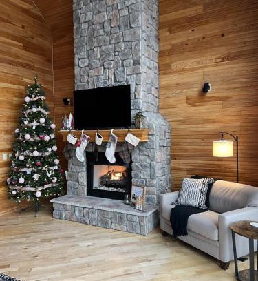 Climax Springs House | Amazing Vacation Home on the 56 MM, Dock, Water Toys, Fire Pit, 5 bedrooms/5 baths