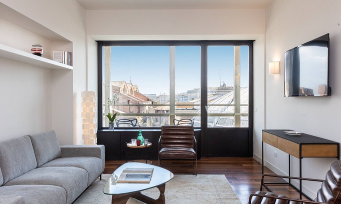 Rione XVIII Castro Pretorio Apartment | Amazing Via Parigi 2 with Balcony