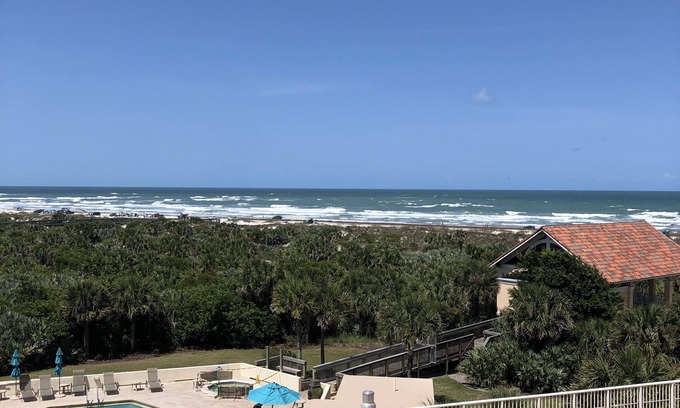 New Smyrna Beach Condo | Amazing View - Ocean Front renovated 2 bdrm condo on New Smyrna Beach