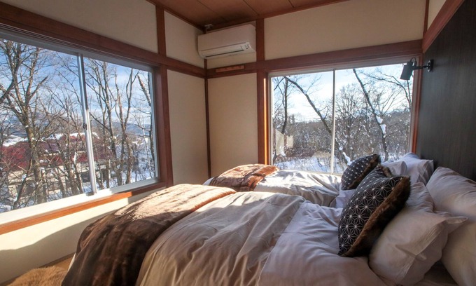 Akakura Onsen Cabin | Amazing Views! Entire home.Sleeps 6 - Wasabi Cabin