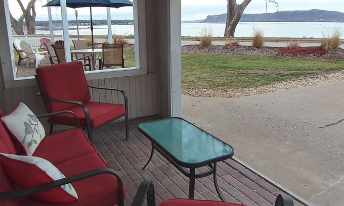 Lake City House | "Amazing Views" in Lake City, MN provides Coastal Charm!