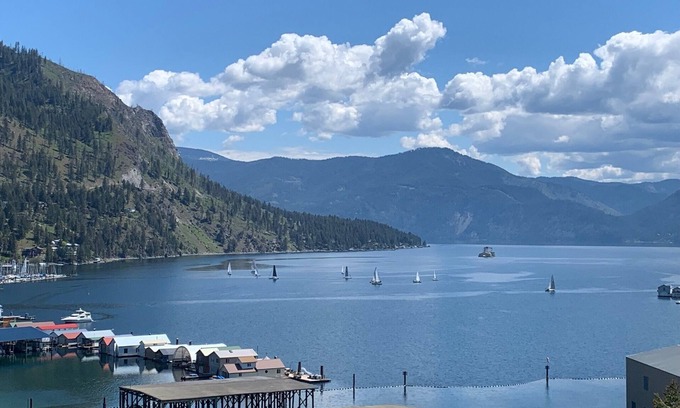 Bayview House | Amazing Views Near Silverwood Theme Park @ Bayview