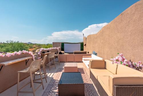 Rio Verde Foothills Villa | Amazing Views - Pickleball - Golf - Sleeps 25
