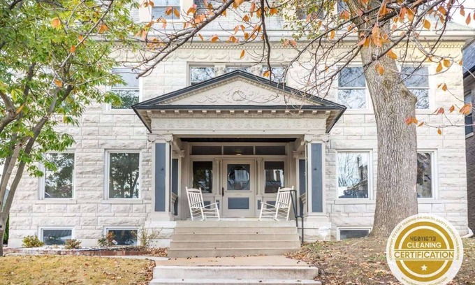 Central West End House | Amazing Vintage Mansion | Sleeps 16 /ABODEbucks
