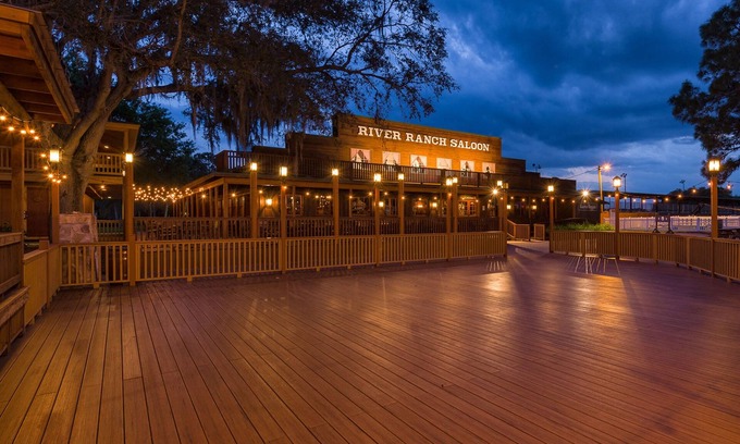 River Ranch RV Rental | Amazing Waterfront Site at River Ranch RV Resort