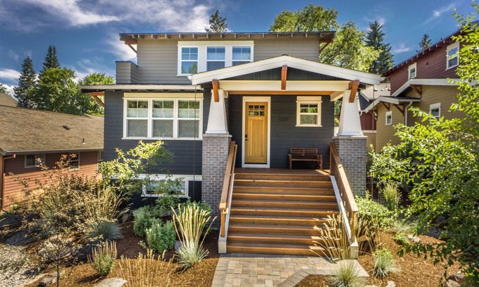 River West House | Amazing West Side - 2 King Suites - Walk Everywhere 8 Person Hot Tub