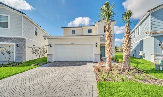 Loughman Villa | Amazingly Decorated 5 Bedroom 5 Bathroom Villa on Solterra