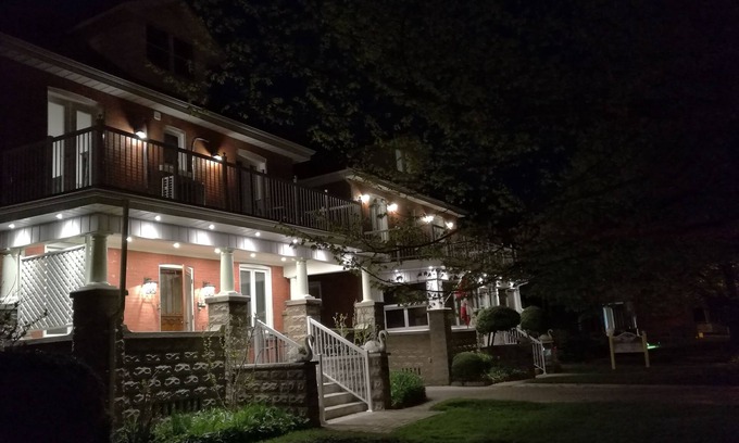 Stratford Bed & Breakfast | Ambassador B&B Guest Home