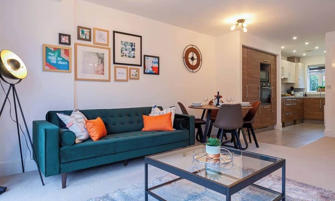 Stoke-on-Trent House | Ambassador House Summ