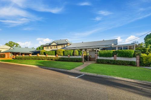 North Toowoomba Hotel | Ambassador On Ruthven