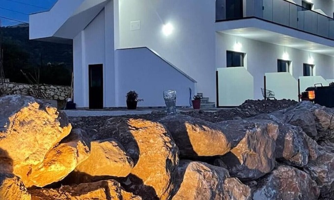 Himare Apartment | Ambellas-Helius Getaway