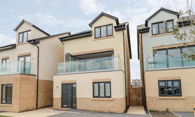 Amble House | Amble Views