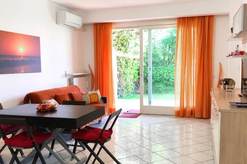 Porto Recanati Apartment | Ambra by Ermosa - con giardino e sdraio - a 300 m dal mare