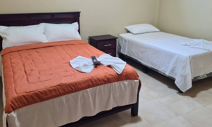 Huaquillas Hostel | Amelia's Hospedaje