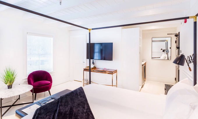 Greenport Hotel | American Beech in Greenport - King Suite 3