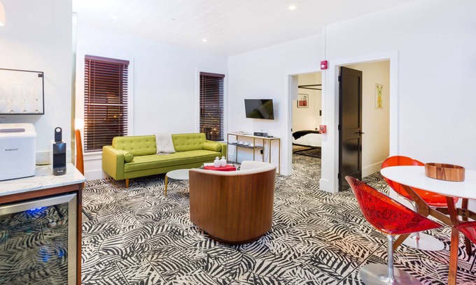 Greenport Hotel | American Beech in Greenport - Two-Bedroom Apartment 8