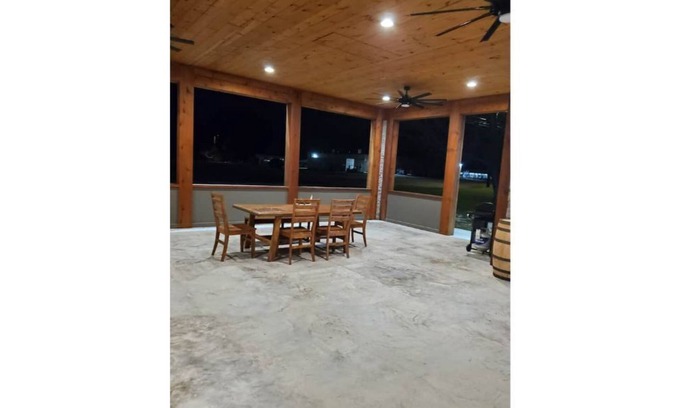Comfort House | American Dreamers Suite (Sleeps 2)