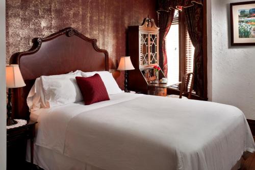 Adams Morgan Hotel | American Guest House, a Washington DC Bed and Breakfast