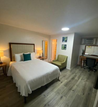 Northwest Pensacola Hotel | American Inn