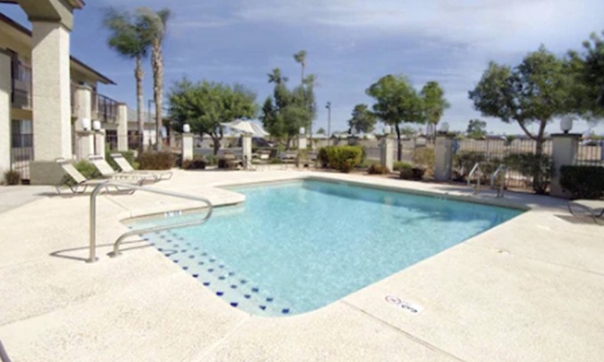 Interchange Square Hotel | American Inn