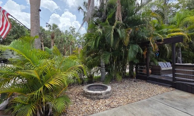 River Ranch RV Rental | Americana Campsite at River Ranch RV Resort! 201