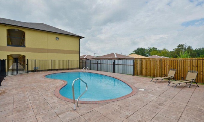 Lake Charles Hotel | Americas Best Value Inn Lake Charles Interstate 210