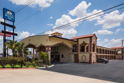 Buda Hotel | Americas Best Value Inn Buda