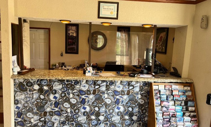 Edna Hotel | Americas Best Value Inn - Edna