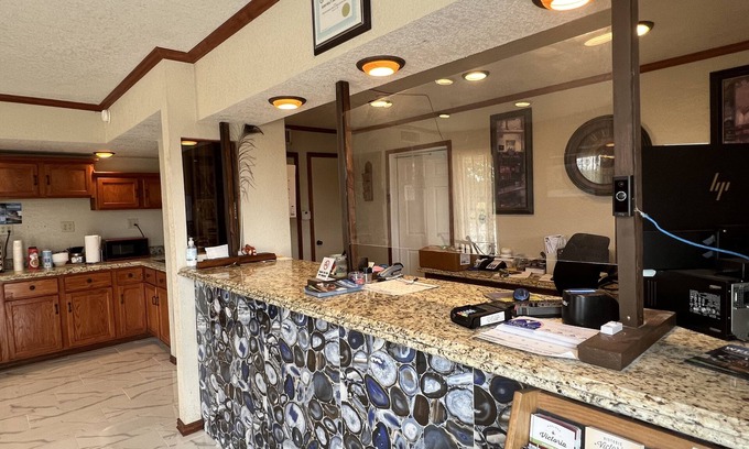 Edna Hotel | Americas Best Value Inn Edna