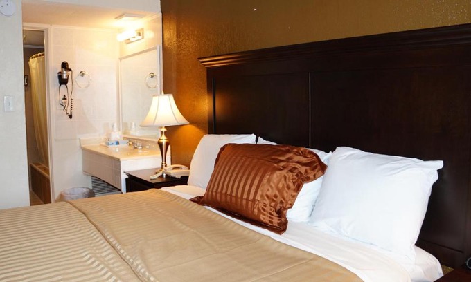 South Kansas City Hotel | Americas Best Value Inn & Suites Kansas City