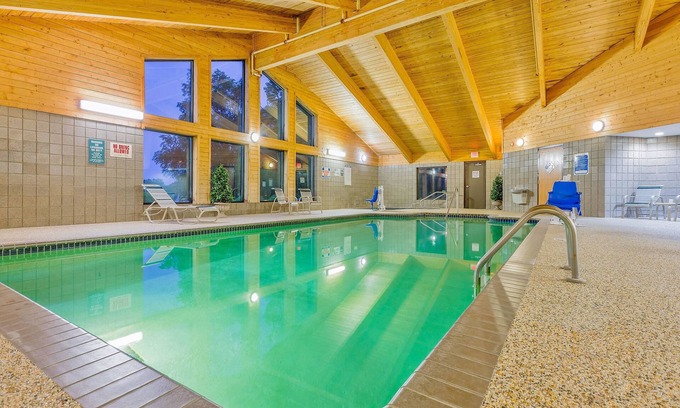 Algona Hotel | AmericInn by Wyndham Algona