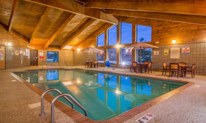 Ames Hotel | AmericInn by Wyndham Ames
