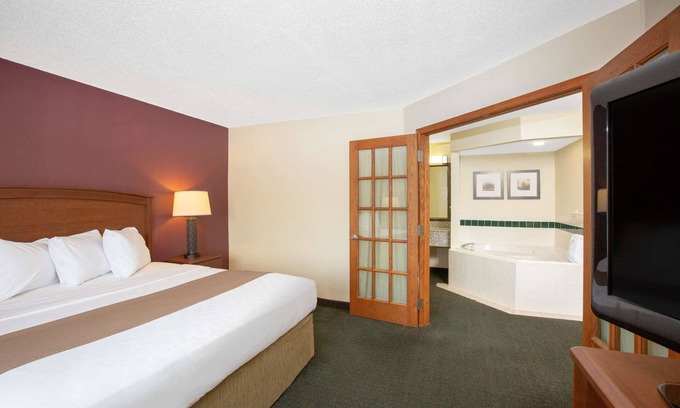 Kearney Hotel | AmericInn by Wyndham Kearney
