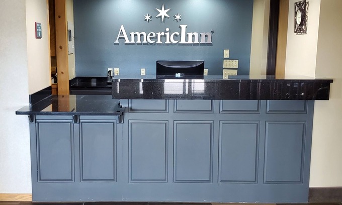 Madison Hotel | AmericInn by Wyndham Madison SD