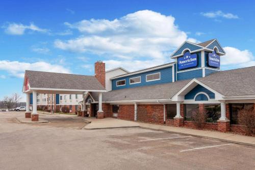 Orange Prairie Hotel | AmericInn by Wyndham Peoria