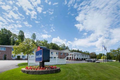 Petoskey Hotel | AmericInn by Wyndham Petoskey