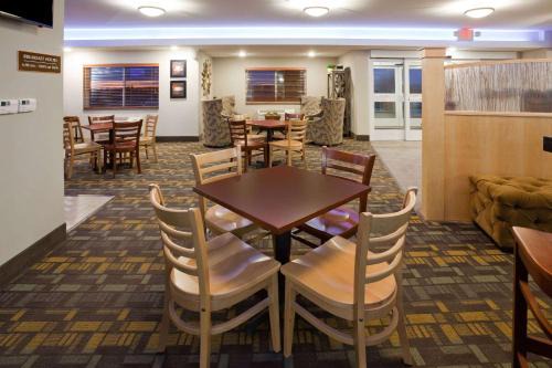 Sibley Hotel | AmericInn by Wyndham Sibley