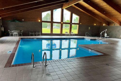 St. Cloud Hotel | AmericInn by Wyndham St Cloud MN I-94