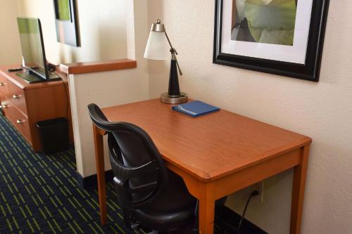 Southwest Topeka Hotel | AmericInn by Wyndham Topeka