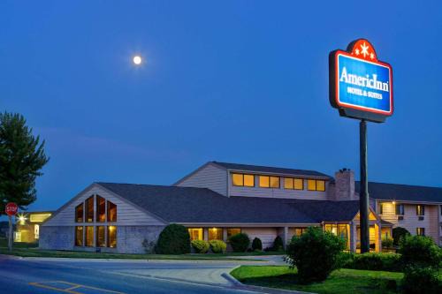 Grundy Center Hotel | AmericInn by Wyndham Grundy Center