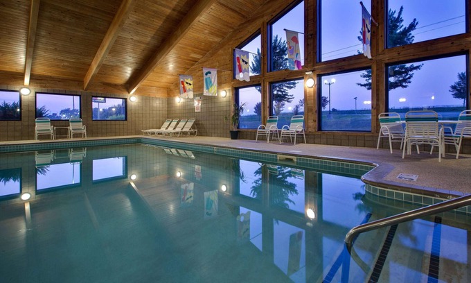 Grundy Center Hotel | AmericInn by Wyndham Grundy Center