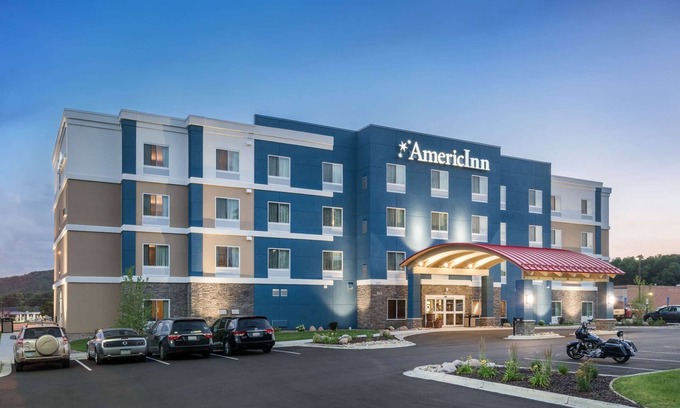 Winona Hotel | AmericInn by Wyndham Winona