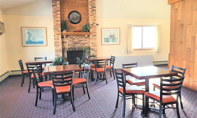 Avon Hotel | AmeriVu Inn & Suites - Avon