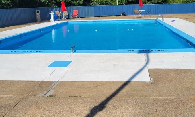 Gilbertsville Hotel | AmeriVu Inn & Suites - Gilbertsville