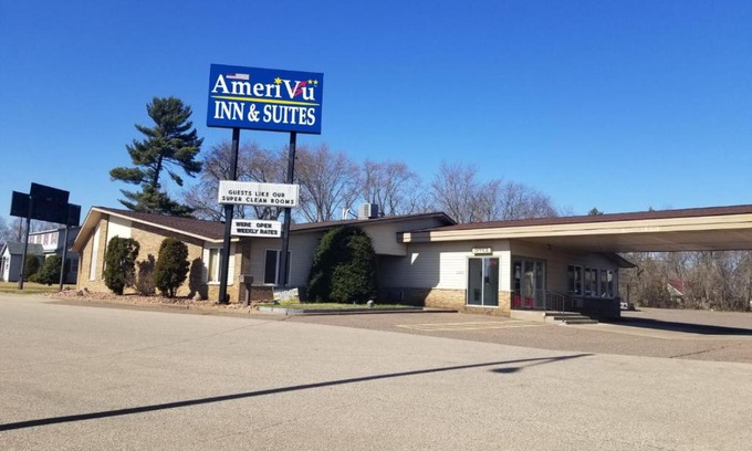 Eau Claire Hotel | Amerivu Inn & Suites